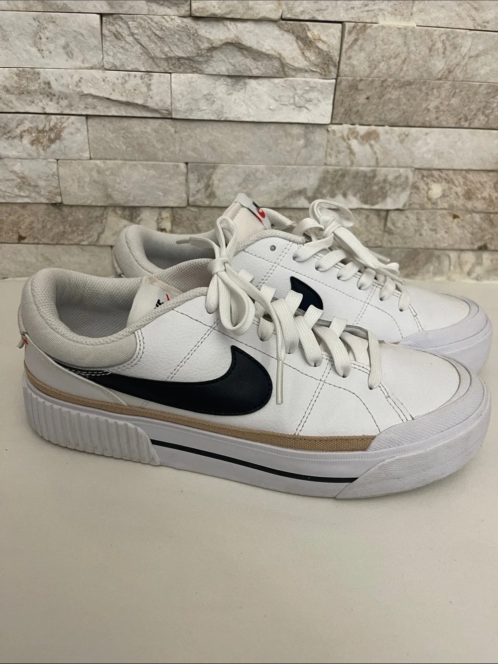 Nike $95 Leather Court Legacy Lift Platform Shoes Size 9